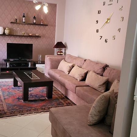 Charming Apartment Lushnjë Dış mekan fotoğraf