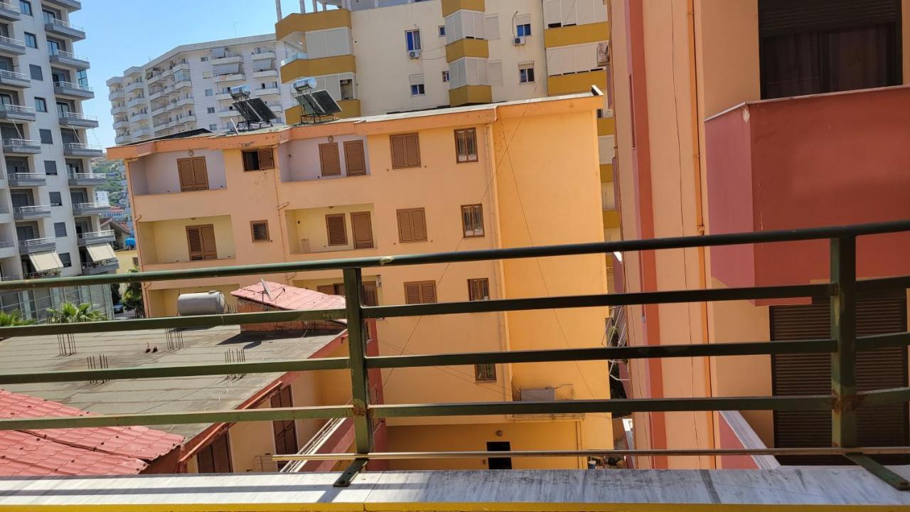 Charming Apartment Lushnjë Dış mekan fotoğraf
