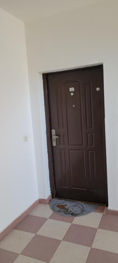 Charming Apartment Lushnjë Dış mekan fotoğraf