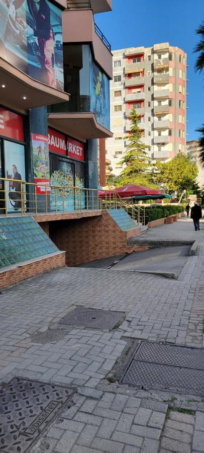 Charming Apartment Lushnjë Dış mekan fotoğraf
