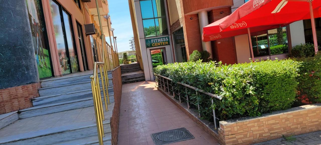 Charming Apartment Lushnjë Dış mekan fotoğraf