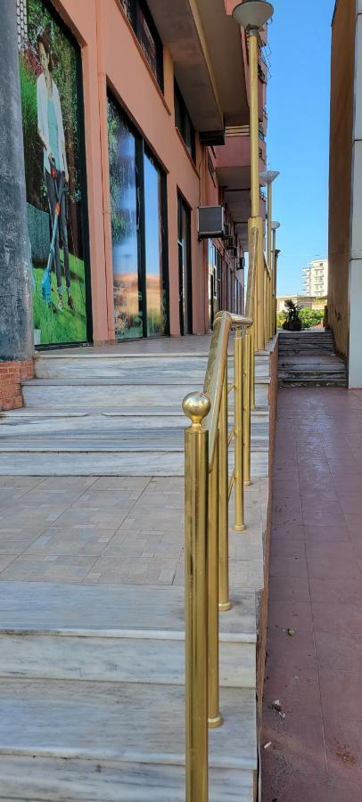 Charming Apartment Lushnjë Dış mekan fotoğraf