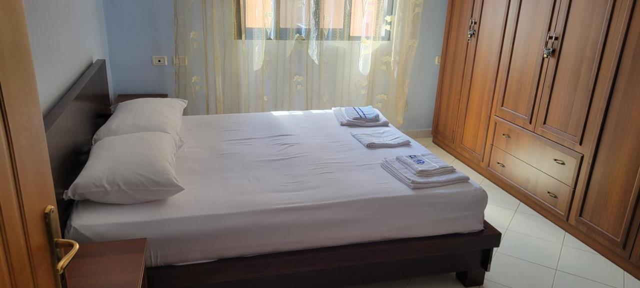 Charming Apartment Lushnjë Dış mekan fotoğraf